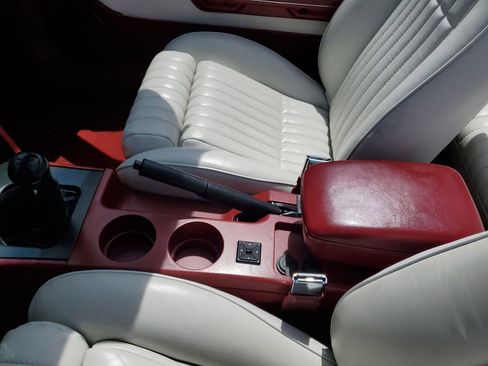 Used 1988 Ford Mustang GT RWD image 28