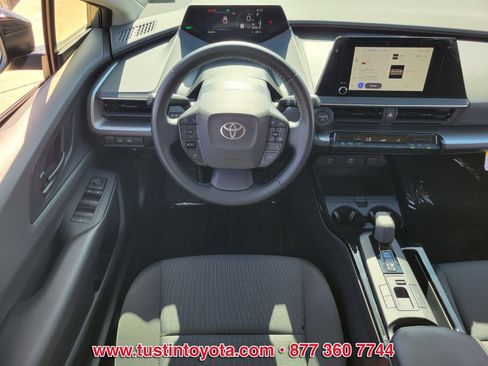 Used 2024 Toyota Prius LE FWD image 12