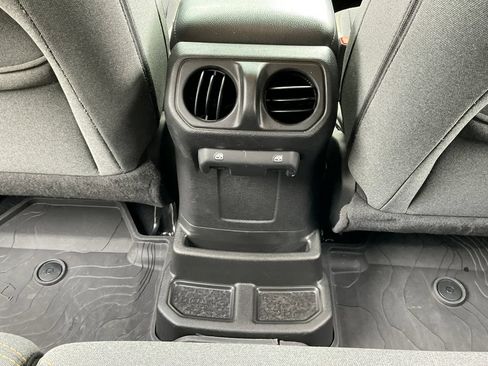 Used 2024 Jeep Wrangler Unlimited AWD/4WD image 20