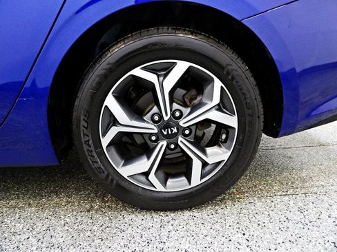 Used 2020 Kia Forte LXS FWD image 23
