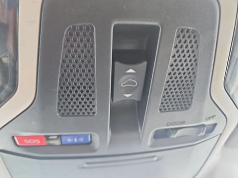 Used 2021 Subaru Outback Limited image 18