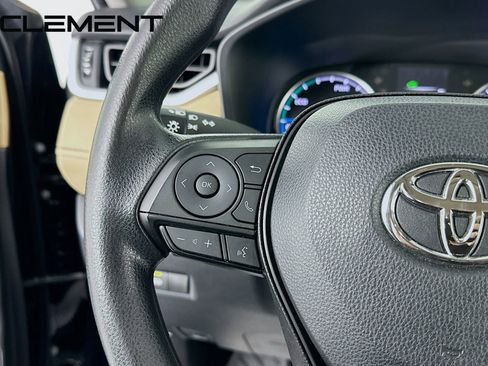 Used 2022 Toyota RAV4 LE image 14