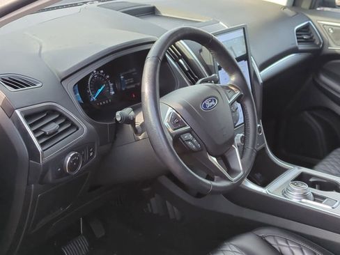 Used 2023 Ford Edge Titanium image 10