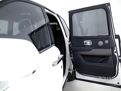 Certified 2025 Rolls-Royce Cullinan AWD/4WD image 16