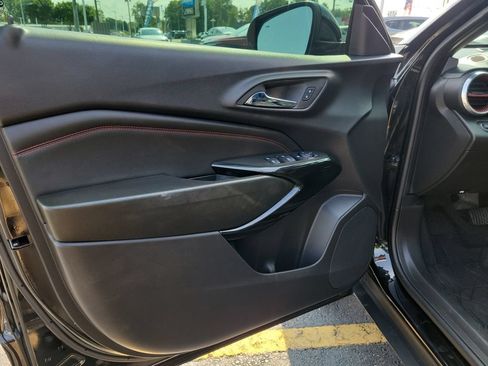 Used 2025 Chevrolet Trax RS w/ Sunroof Package FWD image 24
