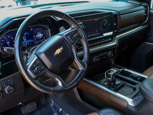 Used 2024 Chevrolet Silverado 1500 High Country w/ Technology Package AWD/4WD image 15