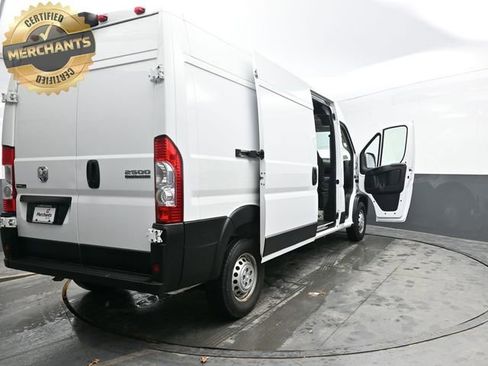 Used 2024 RAM ProMaster 2500 w/ Convenience Group image 43