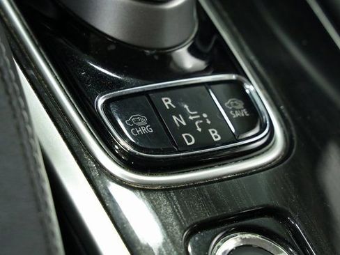 Used 2018 Mitsubishi Outlander SEL image 18