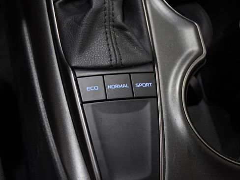 Used 2024 Toyota Camry SE image 25