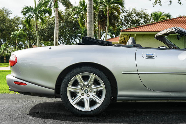Used 2000 Jaguar XK8 Convertible RWD image 9