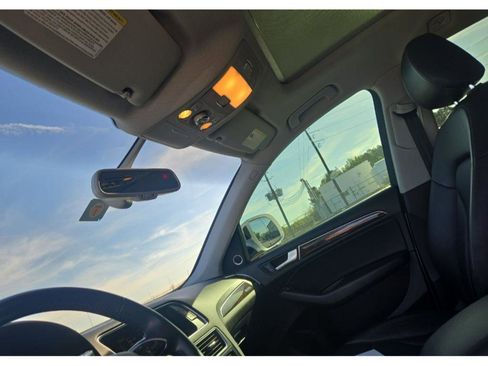 Used 2017 Audi Q5 2.0T Premium Plus w/ Technology Package image 12