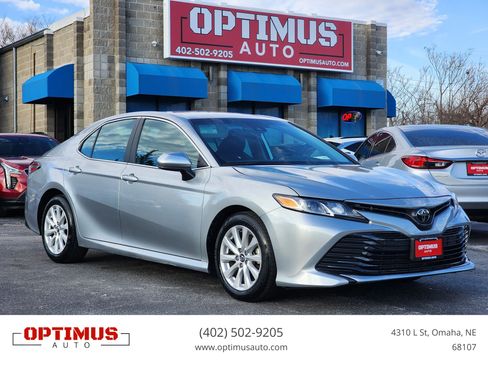Used 2020 Toyota Camry LE FWD image 1