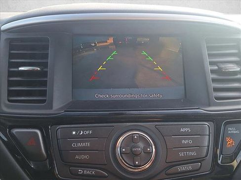 Used 2017 Nissan Pathfinder S image 13