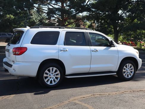 Used 2016 Toyota Sequoia Platinum AWD/4WD image 4