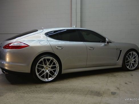 Used 2011 Porsche Panamera 4 AWD/4WD image 31