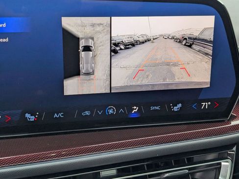 Used 2024 Chevrolet Traverse Z71 w/ Enhanced Driving Package image 4