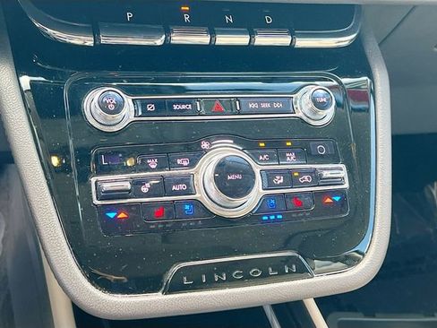 Used 2020 Lincoln Corsair Reserve w/ Equipment Group 202A AWD/4WD image 23
