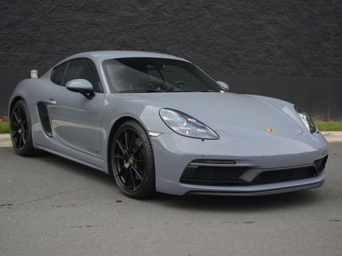Certified 2025 Porsche 718 Cayman GTS RWD image 9