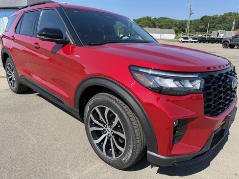 New 2026 Ford Explorer ST-Line AWD/4WD image 1