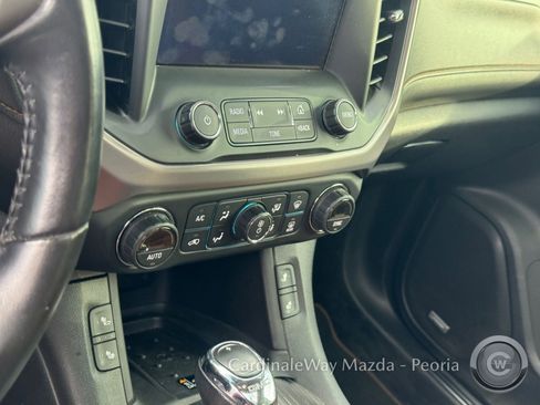 Used 2017 GMC Acadia SLT image 9