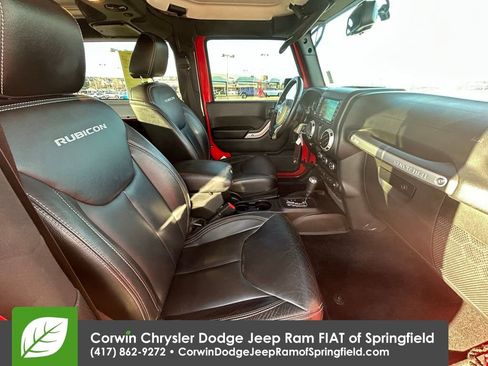 Used 2018 Jeep Wrangler Rubicon w/ Connectivity Group AWD/4WD image 21