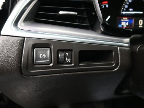 Used 2018 Cadillac XT5 Luxury image 27