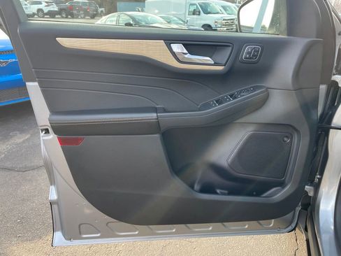 Used 2022 Ford Escape Titanium w/ Titanium Elite Package image 16