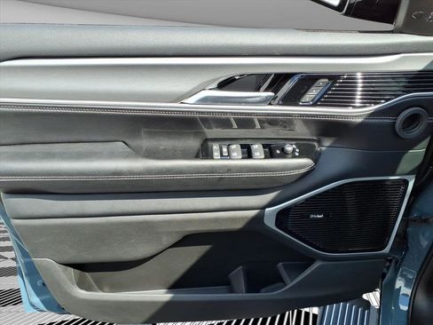 New 2026 Jeep Grand Wagoneer Limited AWD/4WD image 17