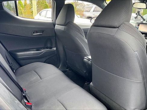Used 2018 Toyota C-HR XLE FWD image 28