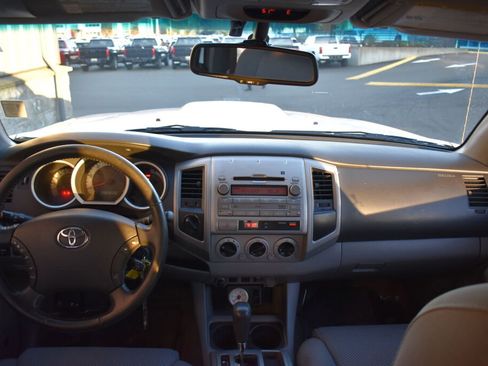 Used 2011 Toyota Tacoma 4x4 Double Cab image 26