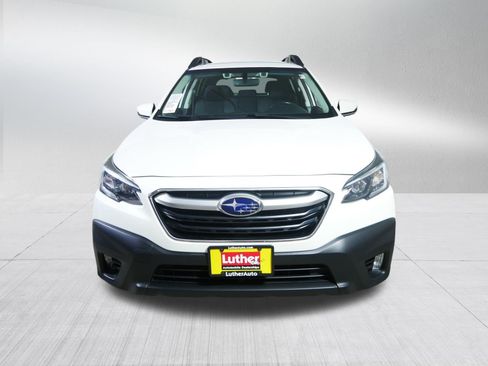 Used 2022 Subaru Outback Premium AWD/4WD image 2