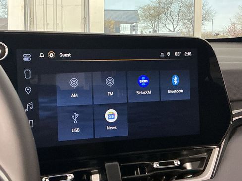 New 2026 Chevrolet Equinox LT w/ Safety and Technology Package FWD image 19