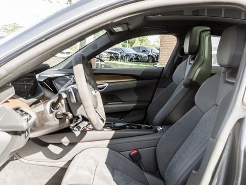 Used 2022 Audi e-tron GT Premium Plus image 20