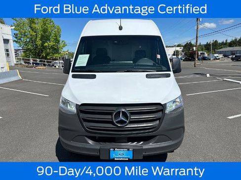 Used 2024 Mercedes-Benz Sprinter 2500 image 11