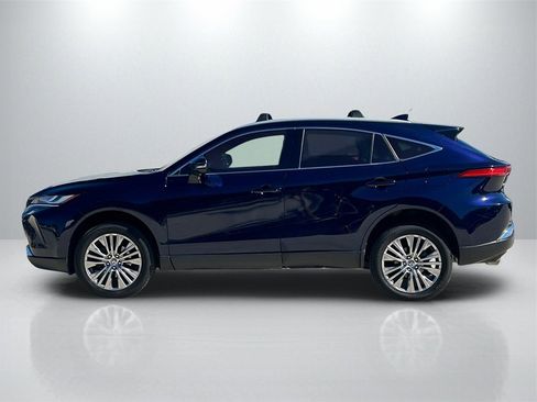 Used 2022 Toyota Venza Limited image 8
