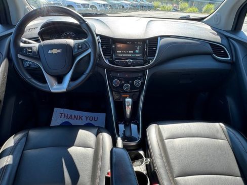 Used 2017 Chevrolet Trax Premier w/ Driver Confidence II Package AWD/4WD image 14