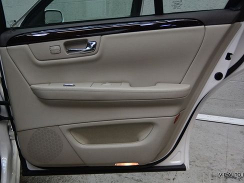 Used 2011 Cadillac DTS Luxury image 10