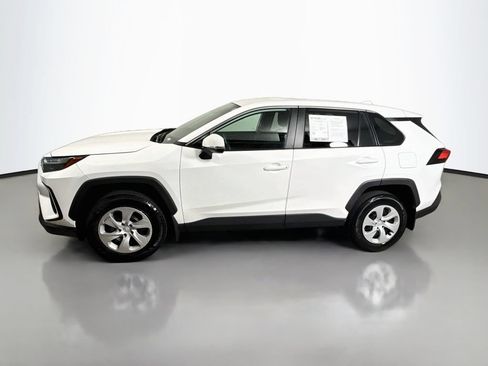 Used 2025 Toyota RAV4 LE AWD/4WD image 4