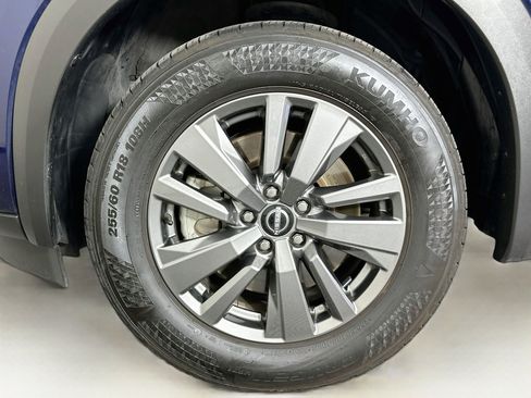 Used 2025 Nissan Pathfinder SV FWD image 11