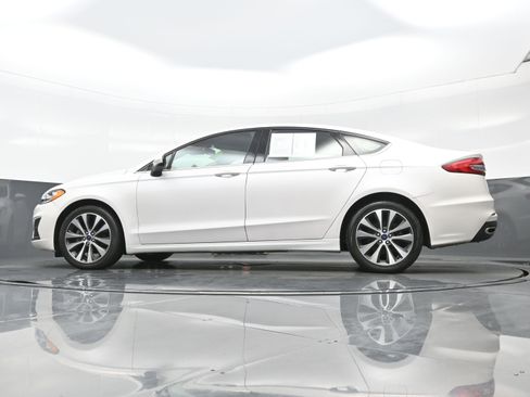 Used 2019 Ford Fusion SE image 27