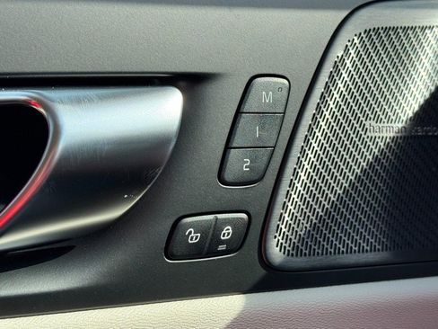 New 2026 Volvo XC60 B5 Ultra w/ Climate Package image 11