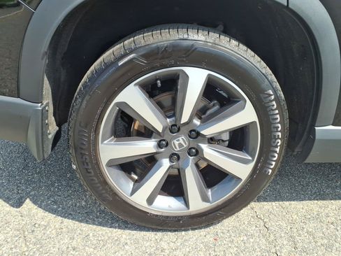 Used 2025 Honda Pilot Elite image 14