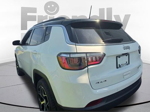 Used 2024 Jeep Compass Limited w/ Sun and Sound Group AWD/4WD image 7