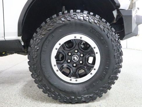 Used 2023 Ford Bronco Badlands w/ Sasquatch Package AWD/4WD image 27