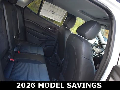 New 2025 Chevrolet Trax LT w/ Sunroof Package image 13