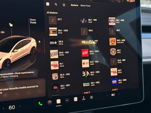 Used 2023 Tesla Model 3 Standard Range image 16