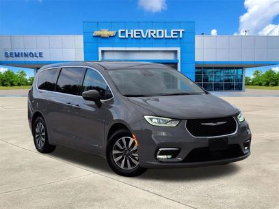 Used 2023 Chrysler Pacifica Touring-L