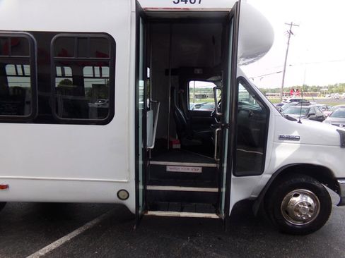 Used 2011 Ford E-350 and Econoline 350 Super Duty w/ Shuttle Bus Prep Pkg image 5