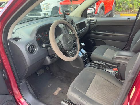 Used 2012 Jeep Compass Latitude w/ Sun/Sound Group AWD/4WD image 19