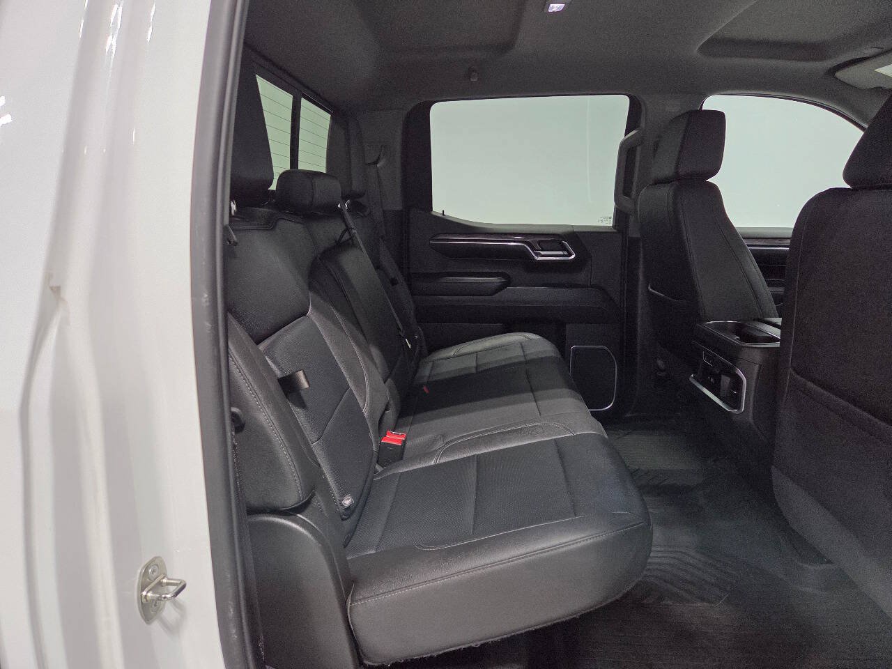 Used 2024 Chevrolet Silverado 1500 LTZ w/ LTZ Convenience Package II AWD/4WD image 17